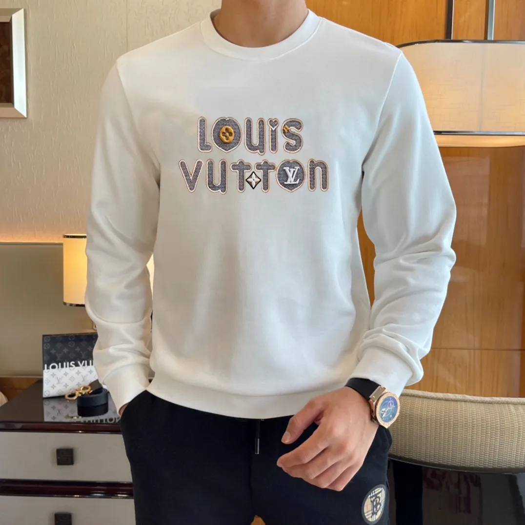 🅿️220 brand [LV Louis Vuitton] (good news for fat people) 2025ss autumn latest long-sleeved round-neck sweatshirt, on sale simultaneously on the official website. Refreshing and breathable. Made of top Tencel Roman. Comfortable and soft. 3D three-dimensional clarity. Super fashion sense. Great for gifting and keeping for yourself. Size: M-5XL (can wear up to 220 pounds)